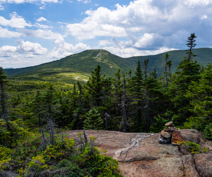 A scenic picture of mountains in Maine.